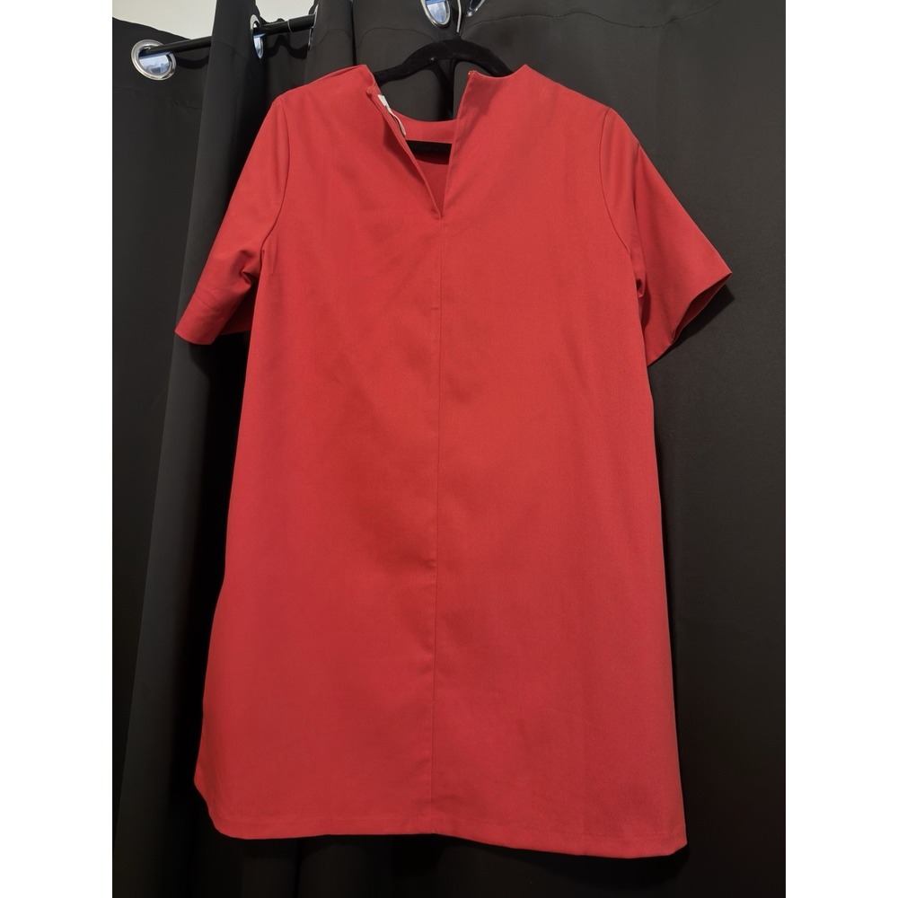 H&M Women's Red Dress Size M Gold Button Shoulder Detail Elegant‎ Classic - Picture 9 of 9